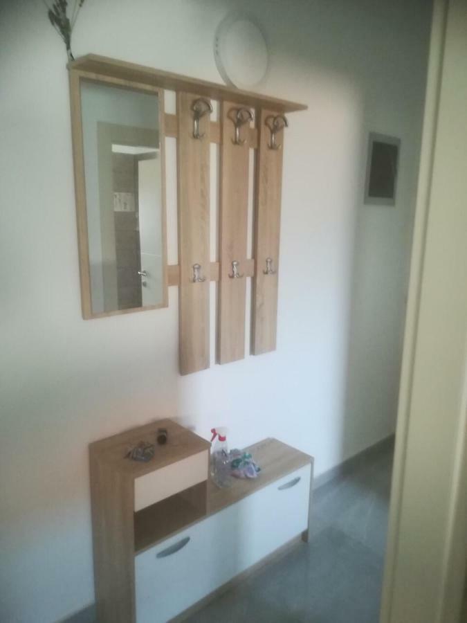 Apartman Ki Apartment Pula Ngoại thất bức ảnh