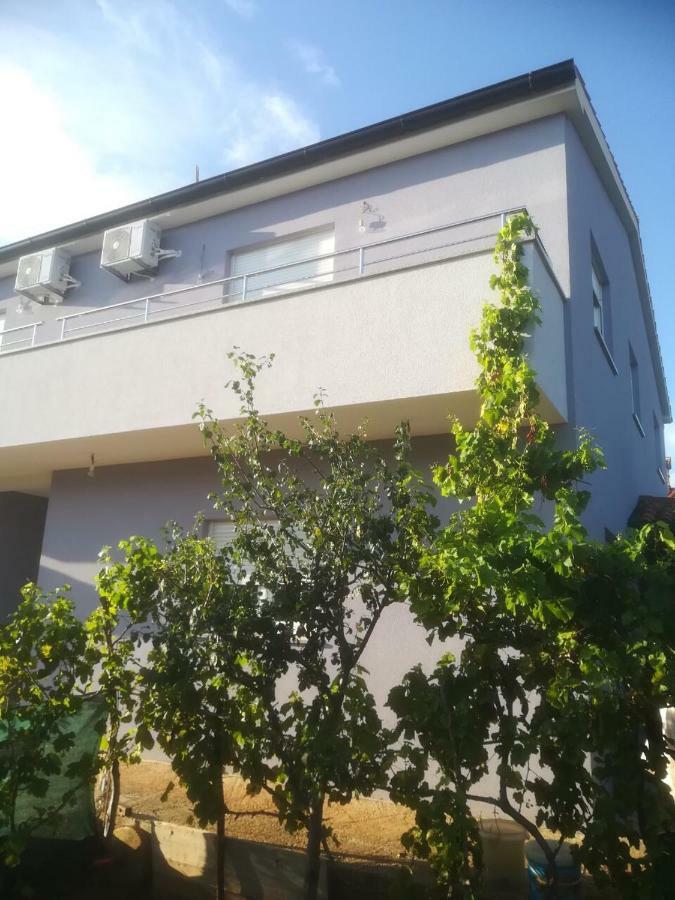 Apartman Ki Apartment Pula Ngoại thất bức ảnh