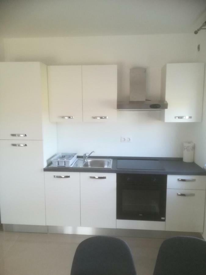 Apartman Ki Apartment Pula Ngoại thất bức ảnh